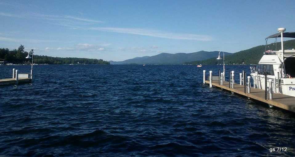 Lake George (Wikimedia commons image: By Gbklyn - Own work, CC BY-SA 4.0, https://commons.wikimedia.org/w/index.php?curid=38430990 )