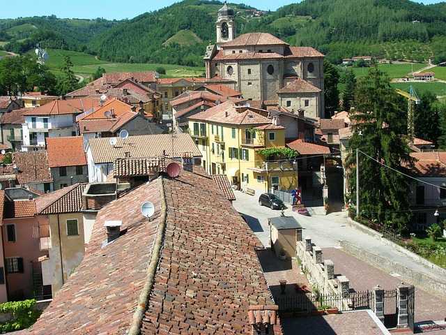 The town of Monferrato in the Piedmont region of Italy (Photo: Pixabay)