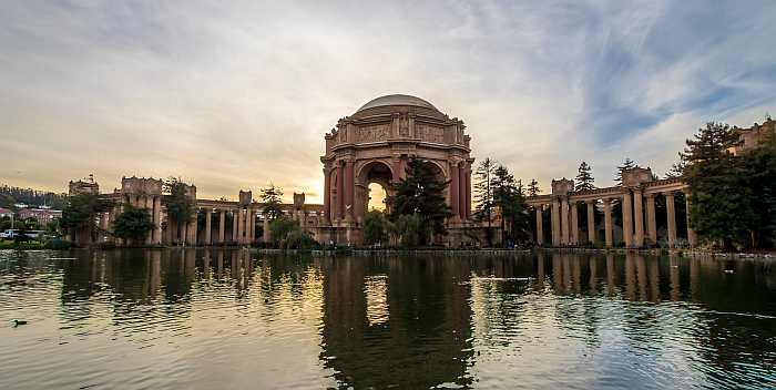 Palace of Fine Arts in San Francisco at sunset (Photo: Envato)