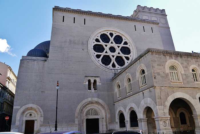 The Synagogue of Trieste (Photo: Zairon, CC BY-SA 4.0, via Wikimedia Commons)