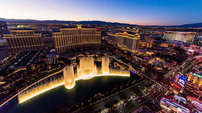 The Bellagio fountains (Photo:VOO QQQ on Unsplash) 