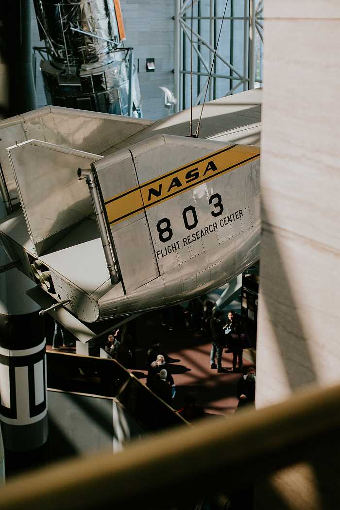 Exhibit at the Air and Space Museum (Photo: Pexels - Dylan Spangler)