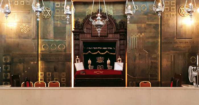Interior of the Beth Shalom Synagogue in Athens (Photo: Salvador Levy)