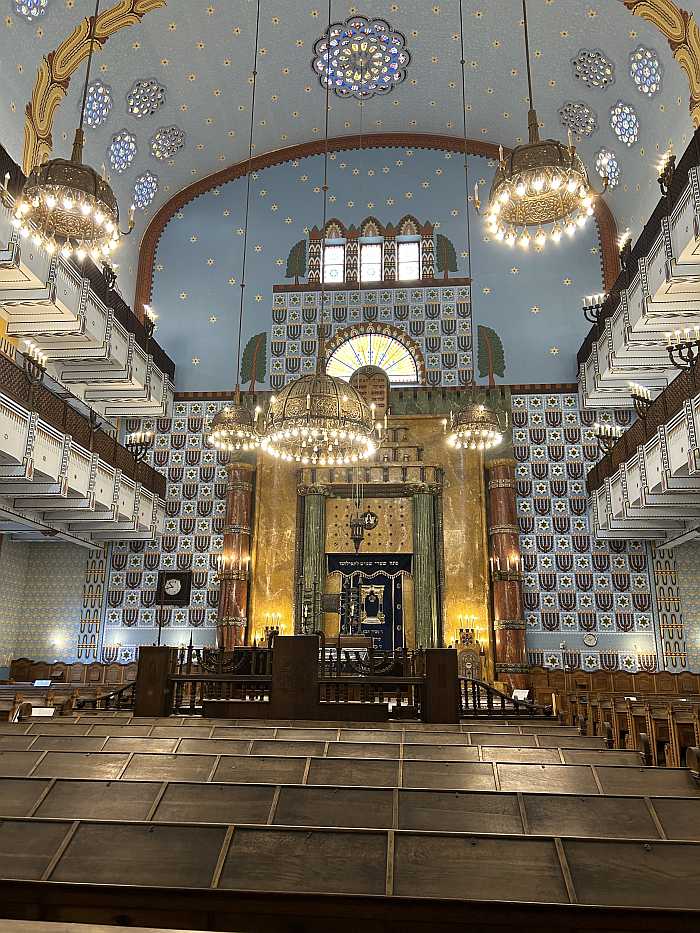Kazinczy Orthodox Synagogue (Photo credit: Andrea Medgyesi)