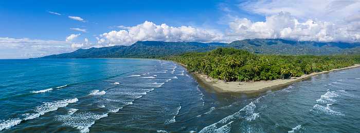 Kosher vacation on the beach in Costa Rica (Shutterstock)