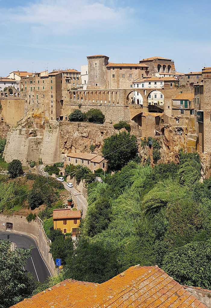 City view of Pitigliano - Little Jerusalem