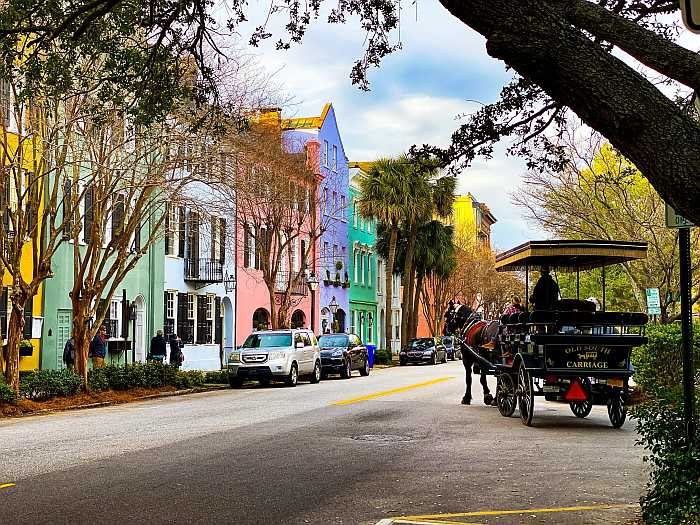 Colorful house on Rainbow Row (Photo by Leonel Heisenberg on Unsplash)