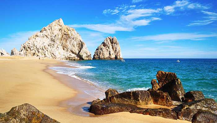 Pesach in Mexico - Cabo San Lucas (Photo: Shutterstock)