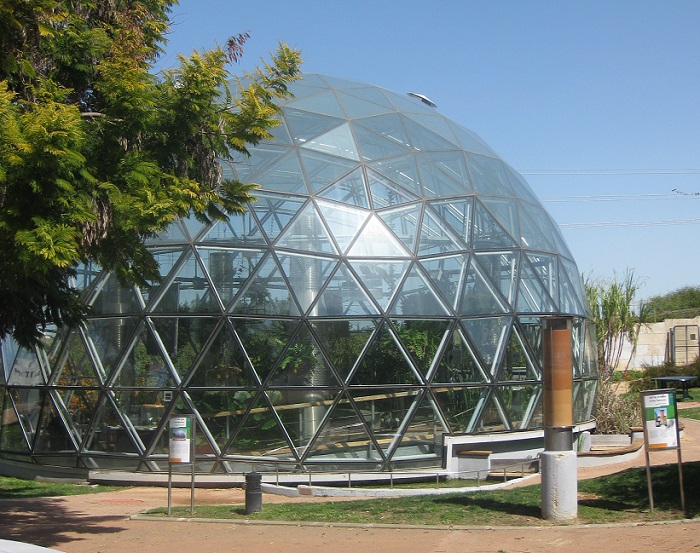 Clore Garden of Science (Photo: Deror Avi, CC BY-SA 3.0, via Wikimedia Commons)