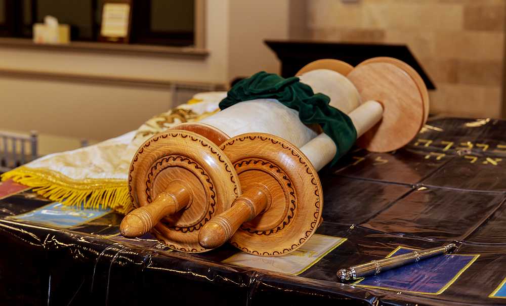 synagogue search - finad a minyan.