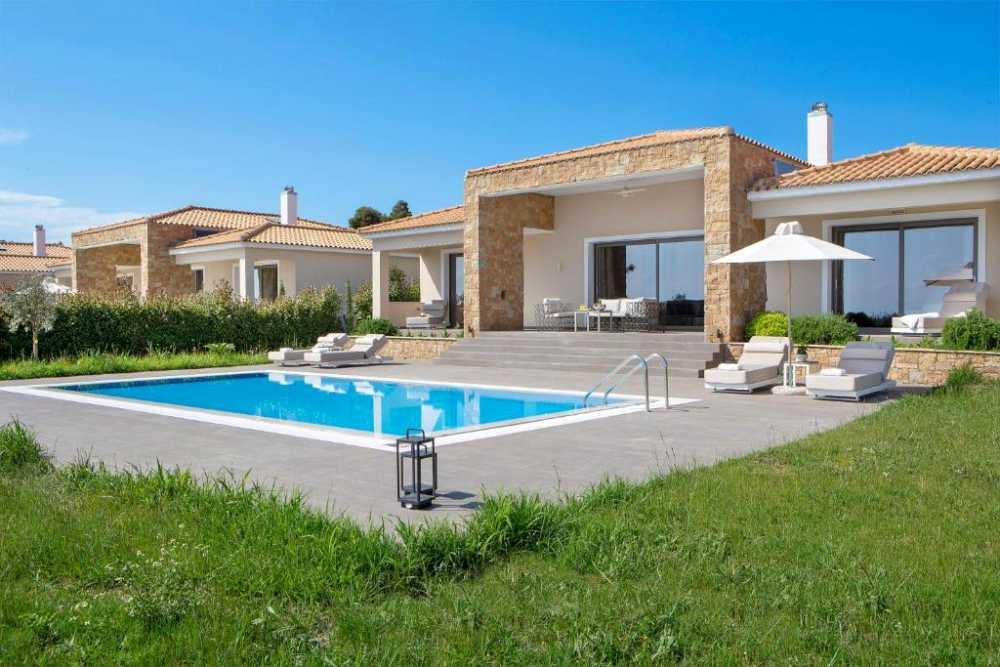 Celebrate Passover 2026 with Kol Tuv Events at the 5-star AJUL Luxury Hotel & Spa in Pallini, Greece.