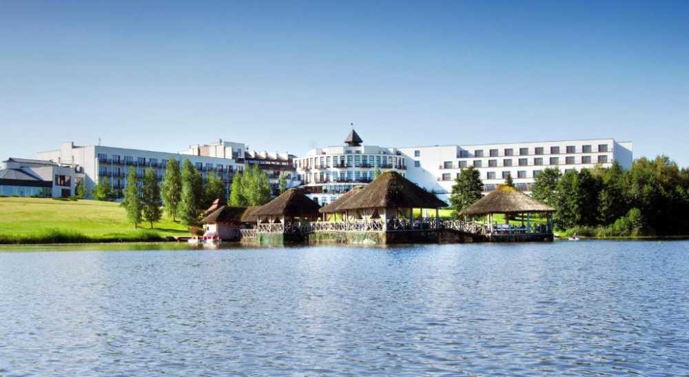 Experience a luxurious Glatt Mehadrin Passover 2026 at the prestigious Vilnius Grand Resort in Lithuania. 