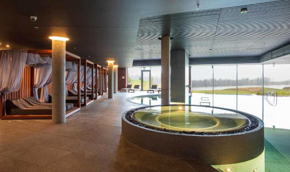 Experience a luxurious Glatt Mehadrin Passover 2026 at the prestigious Vilnius Grand Resort in Lithuania. 