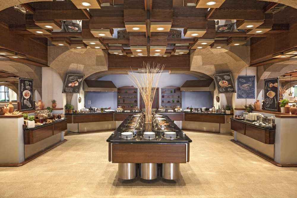 Celebrate Passover 2026 in luxury at the 5-star Sheraton Rhodes Resort with MY TOURS GLATT.