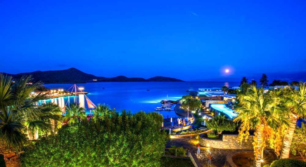 Celebrate Passover 2026 at Elounda Beach Palace in Crete with Odem Traiteur.