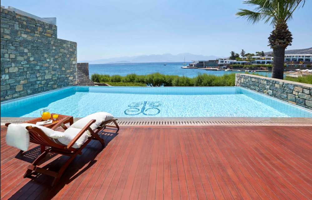 Celebrate Passover 2026 at Elounda Beach Palace in Crete with Odem Traiteur.