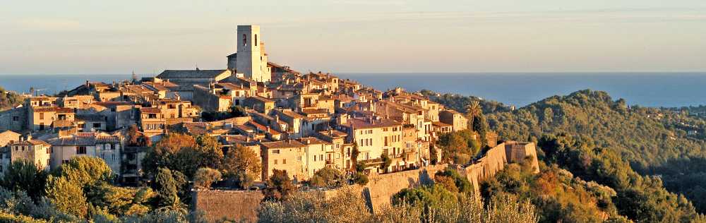 Boutique Passover program on the French Riviera with just 45 rooms at La Vague de Saint-Paul.