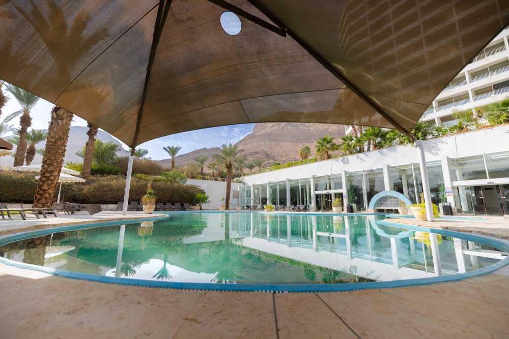 Experience an unforgettable Pesach at the David Dead Sea Resort & Spa with Tour Plus.