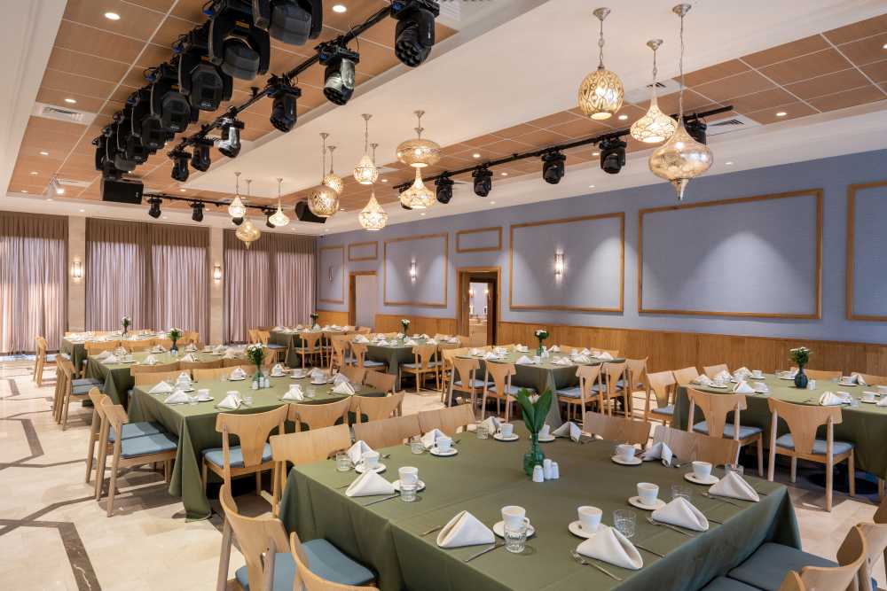 Celebrate Passover 2026 with Tour Plus at the Palm Beach Hotel in Akko.