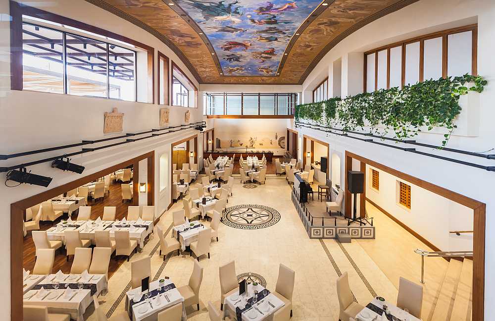 Celebrate Pesach 2026 in style with VivaLux Escapes at the St Raphael Resort in Cyprus.