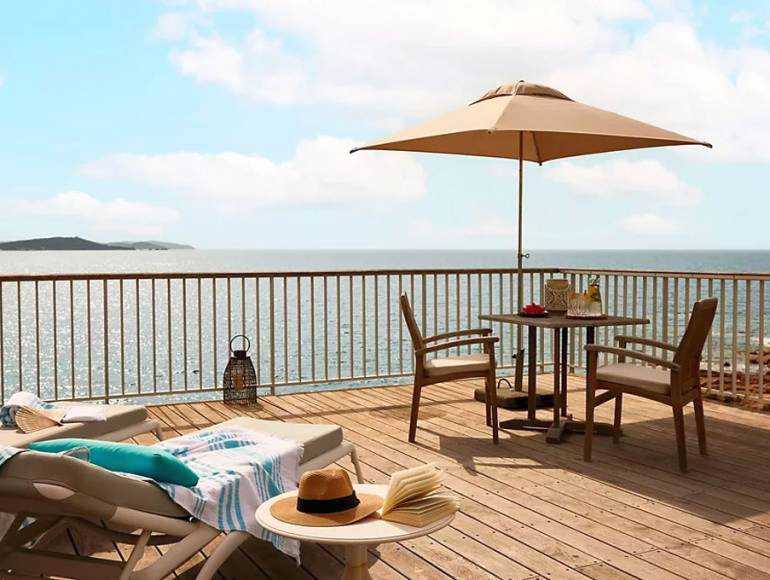 Celebrate Passover 2026 in Corsica with Blue Voyages at the Sofitel Golfe d’Ajaccio.