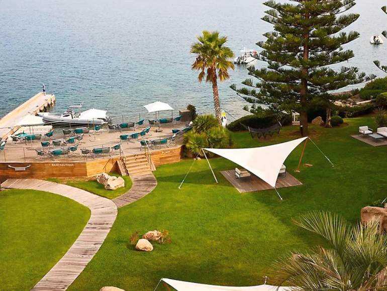 Celebrate Passover 2026 in Corsica with Blue Voyages at the Sofitel Golfe d’Ajaccio.