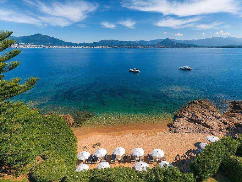 Celebrate Passover 2026 in Corsica with Blue Voyages at the Sofitel Golfe d’Ajaccio.