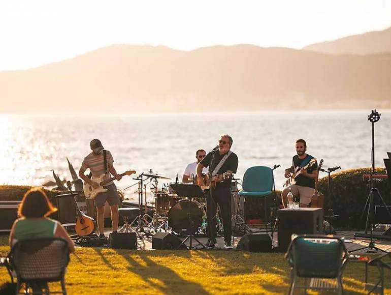 Celebrate Passover 2026 in Corsica with Blue Voyages at the Sofitel Golfe d’Ajaccio.