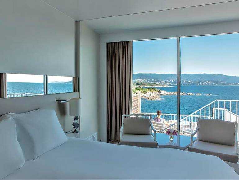 Celebrate Passover 2026 in Corsica with Blue Voyages at the Sofitel Golfe d’Ajaccio.