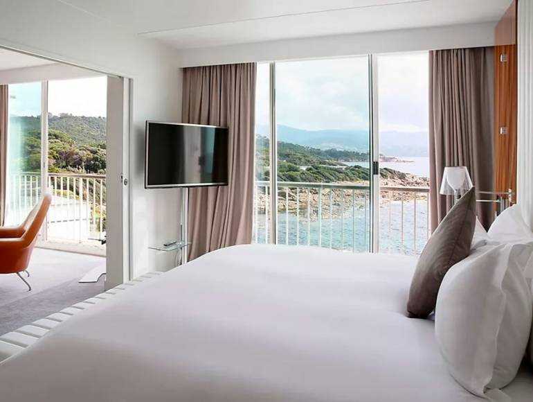 Celebrate Passover 2026 in Corsica with Blue Voyages at the Sofitel Golfe d’Ajaccio.