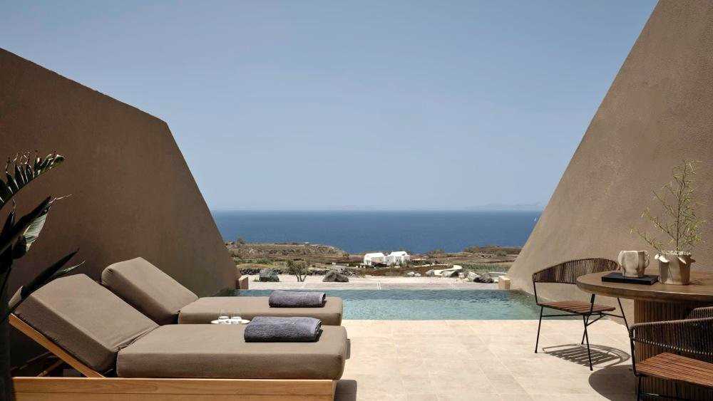 Club Paradise Luxury Passover Program 2026 at The Andronis Arcadia Hotel in Santorini, Greece