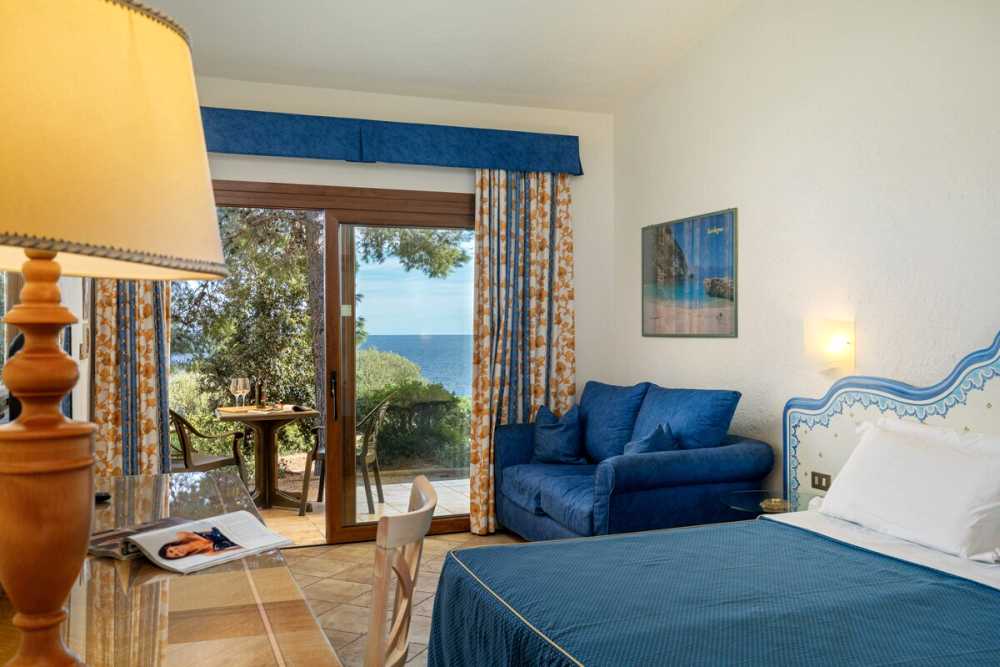 Celebrate Passover 2026 in Sardinia, Italy with D & S Prestige at the four-star Club Esse Palmasera.