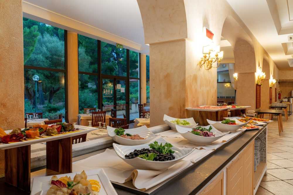 Celebrate Passover 2026 in Sardinia, Italy with D & S Prestige at the four-star Club Esse Palmasera.