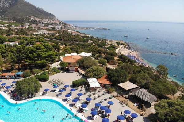 Celebrate Passover 2026 in Sardinia, Italy with D & S Prestige at the four-star Club Esse Palmasera.