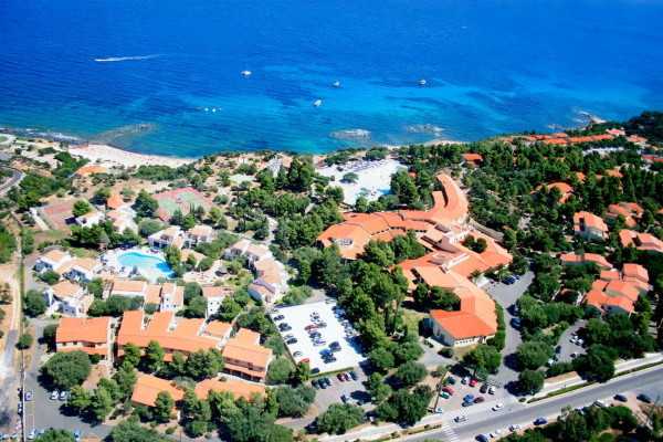 Celebrate Passover 2026 in Sardinia, Italy with D & S Prestige at the four-star Club Esse Palmasera.