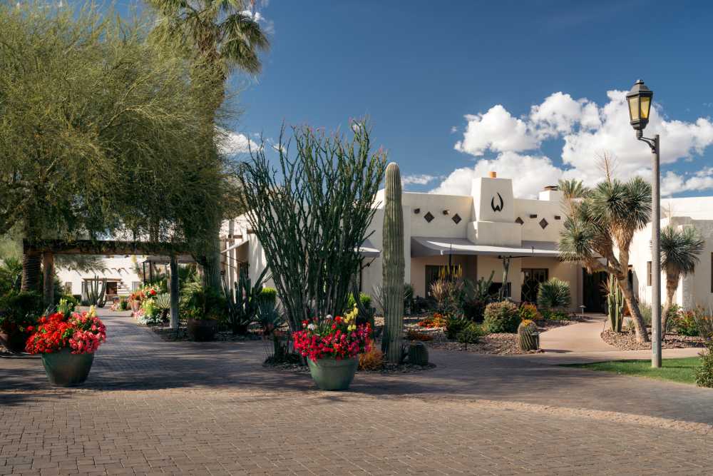 Experience a luxury Passover getaway with Elegant Essen Retreats at the Wigwam Resort in Phoenix, Arizona.