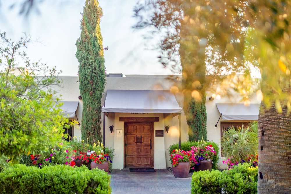Experience a luxury Passover getaway with Elegant Essen Retreats at the Wigwam Resort in Phoenix, Arizona.