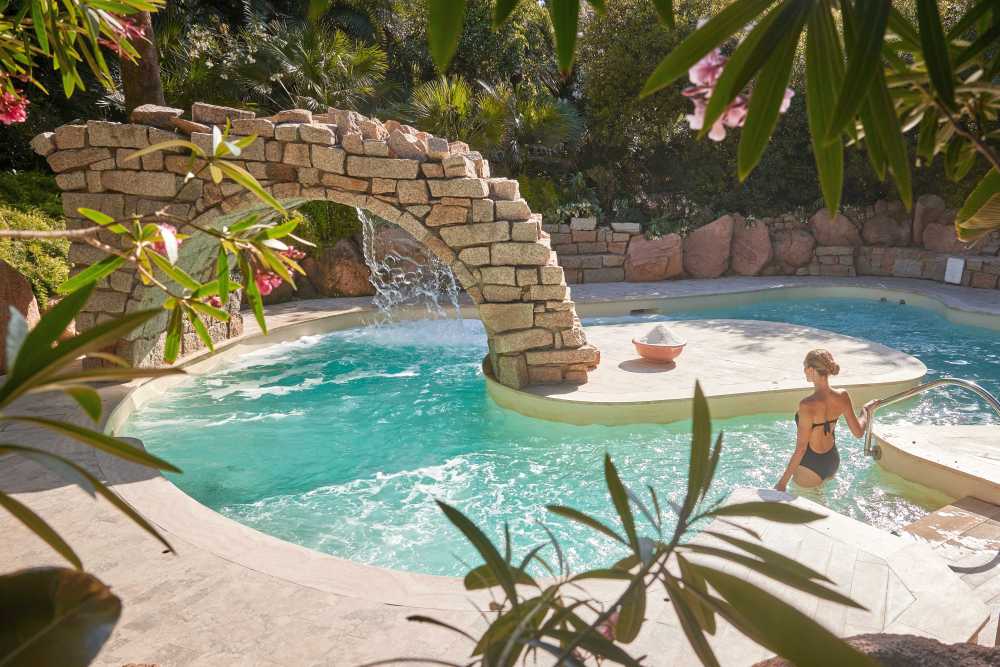 Experience an exclusive Glatt Kosher Passover 2026 with J World Club at Forte Village in Sardinia.