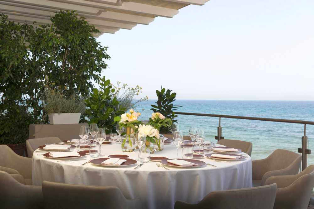Experience an exclusive Glatt Kosher Passover 2026 with J World Club at Forte Village in Sardinia.