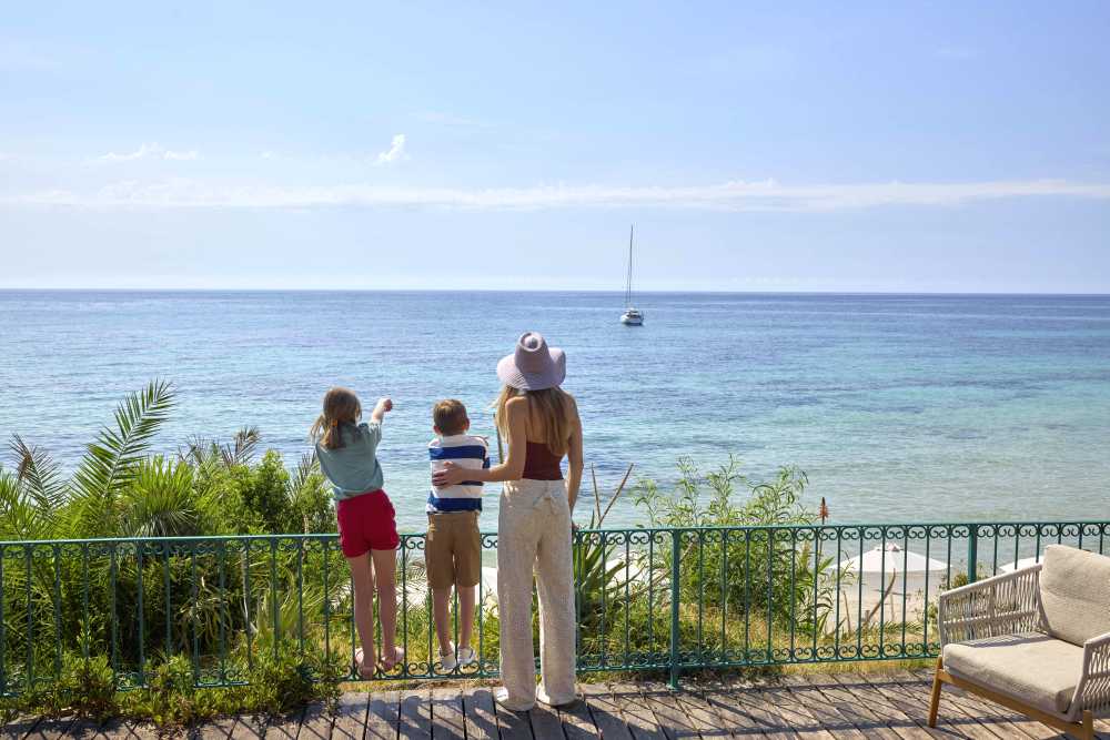 Experience an exclusive Glatt Kosher Passover 2026 with J World Club at Forte Village in Sardinia.