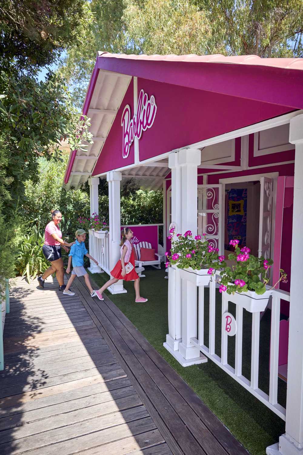 Experience an exclusive Glatt Kosher Passover 2026 with J World Club at Forte Village in Sardinia.