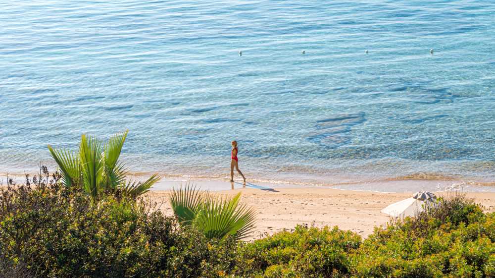 Experience an exclusive Glatt Kosher Passover 2026 with J World Club at Forte Village in Sardinia.