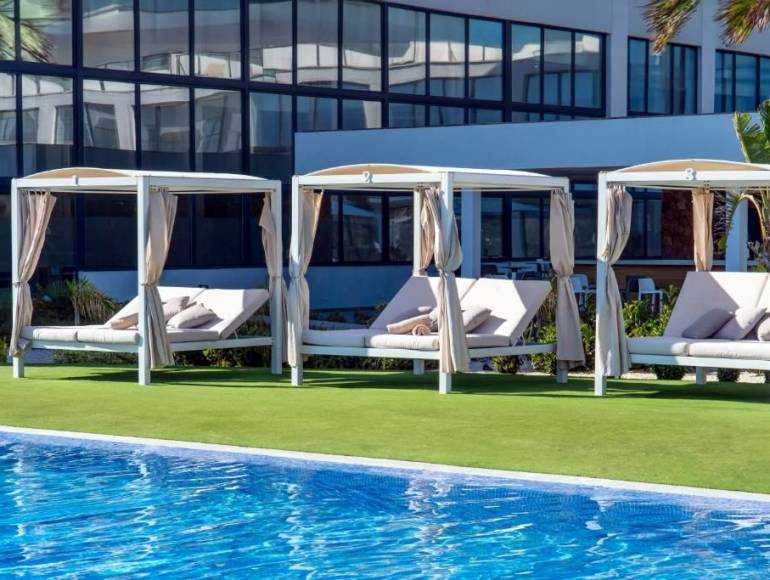 Celebrate Passover 2026 with K-Prestige at the five-star Hotel Cabogata Beach & Jardín, Spain.