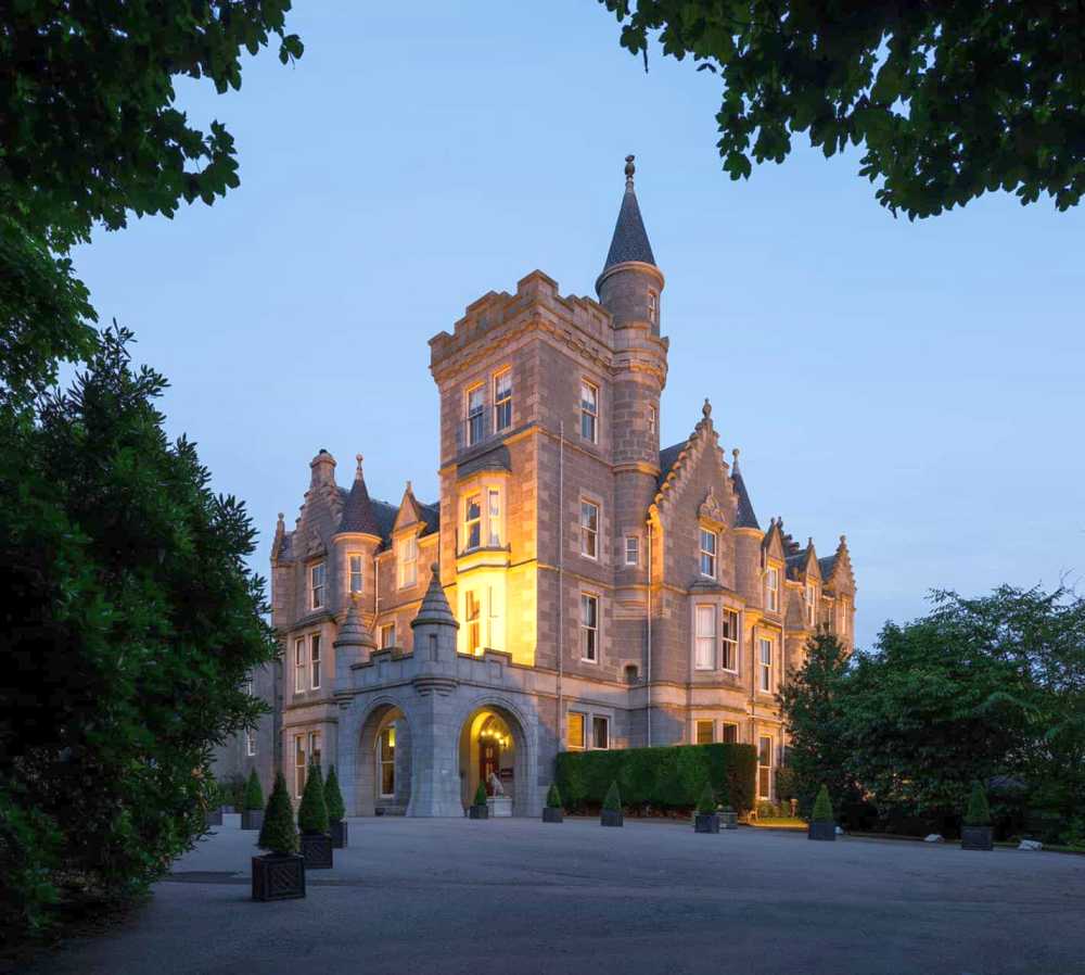 Experience Scotland’s finest distilleries on an 8-day fully kosher whisky adventure with Kosher Travelers.