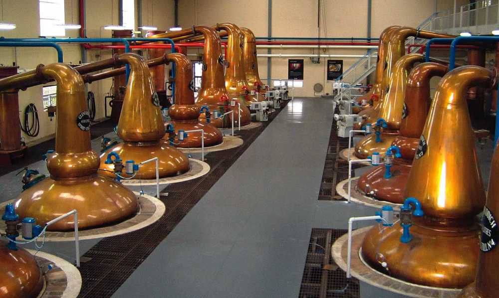 Experience Scotland’s finest distilleries on an 8-day fully kosher whisky adventure with Kosher Travelers.