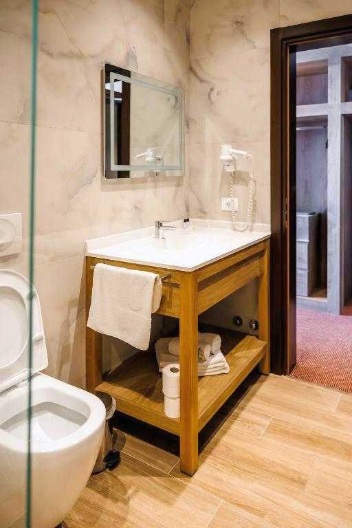 Experience a luxurious Passover 2026 with Kosher Trip at the Amelia Mare Resort in Golem, Albania.