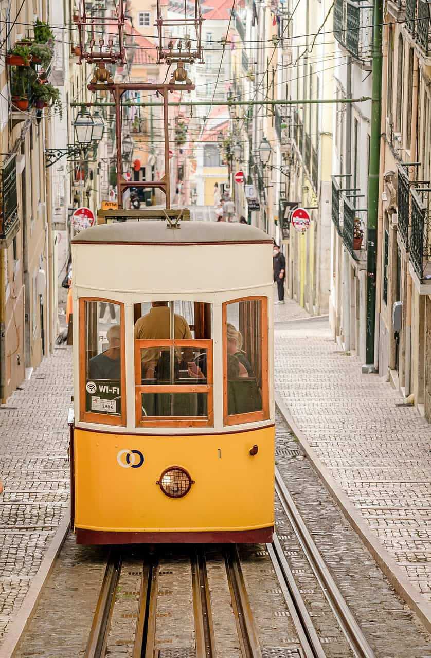 Travel through Portugal with Lebor Tours tracing Jewish and Anusim heritage from Lisbon to Porto.