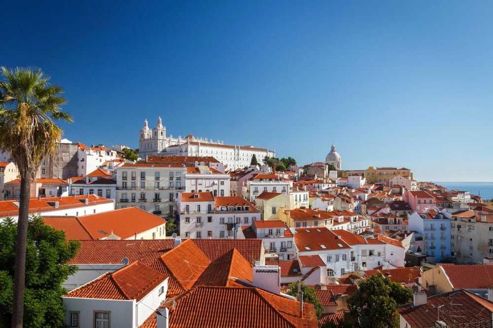 Travel through Portugal with Lebor Tours tracing Jewish and Anusim heritage from Lisbon to Porto.