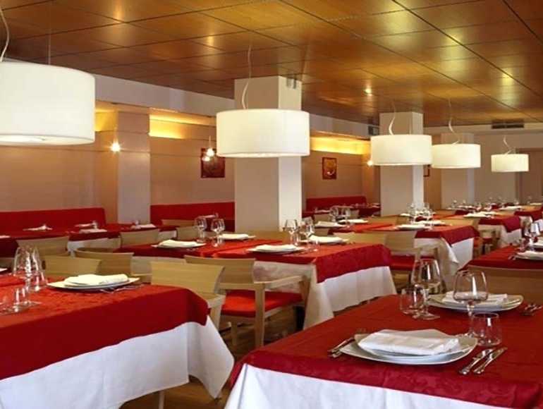 Discover the Loisirel Winter Ski Vacation 2026 at the Savoia Resort in Bardonecchia, Italy.