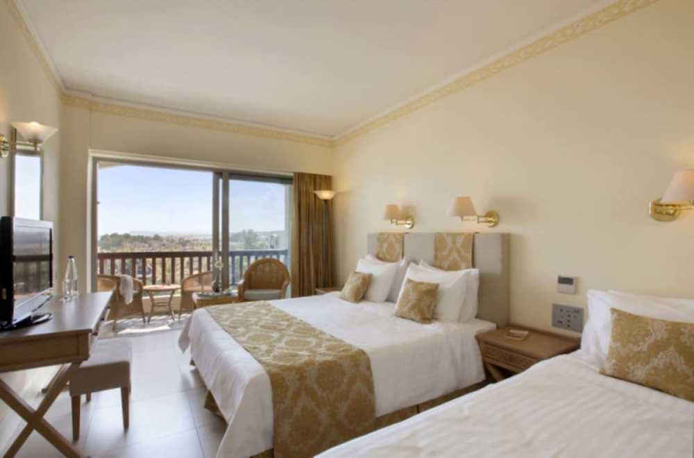 Niphla Events Passover 2026 in Crete at Aquila Rithymna Beach